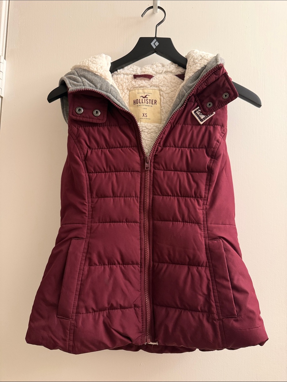 Hollister Women's Maroon Quilted Puffer Vest with Sherpa Hood
